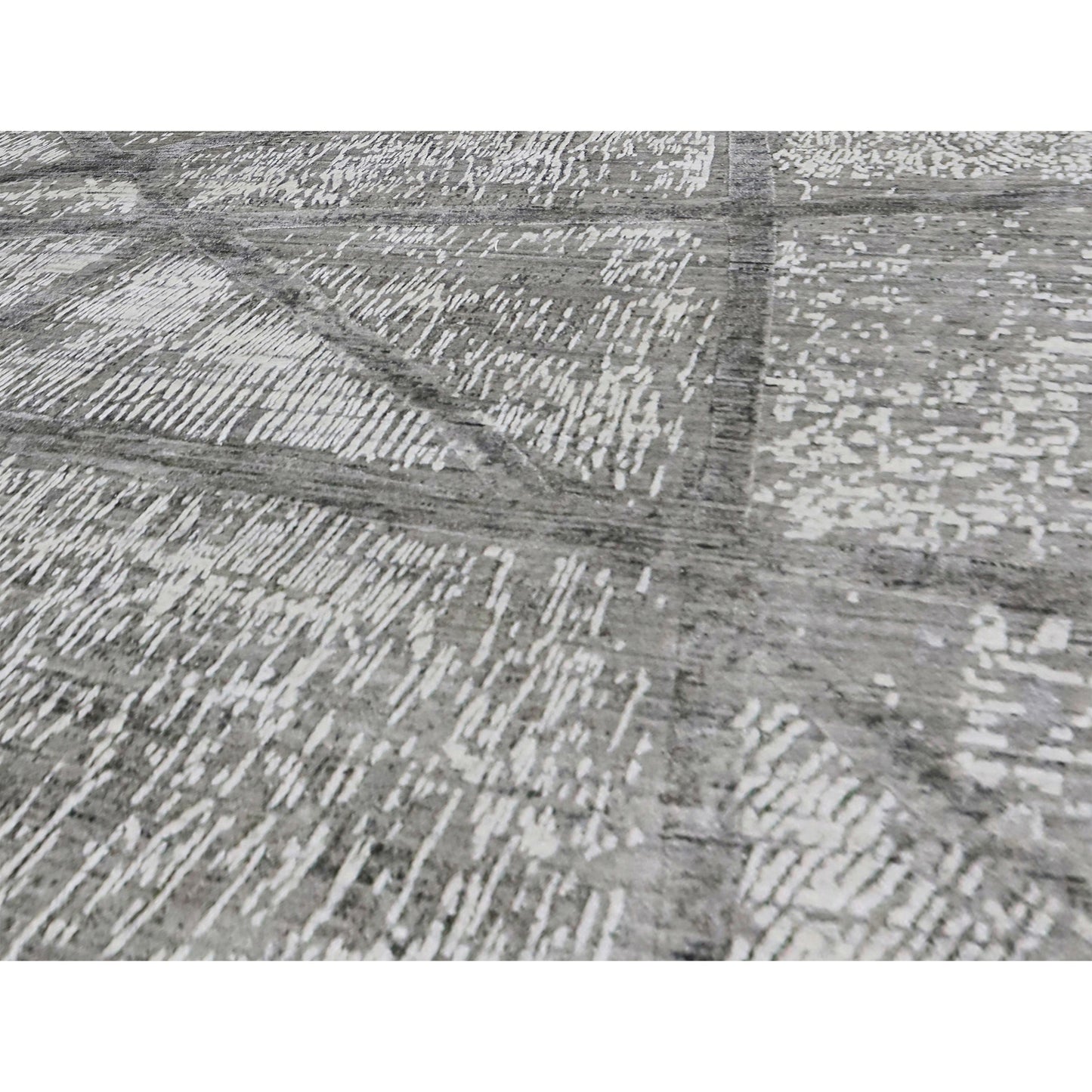 HANDLOOMED JACQUARD RK134 IVORY / CHARCOAL