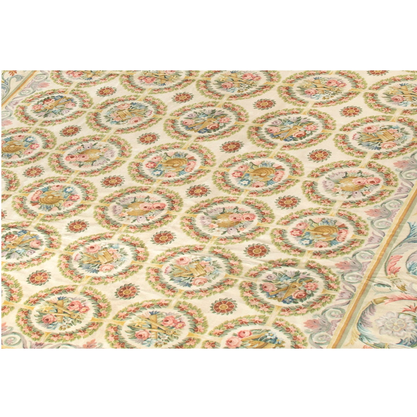 RENAISSANCE SAVONNERIE S-188 IVORY 14'6" X 24'9"
