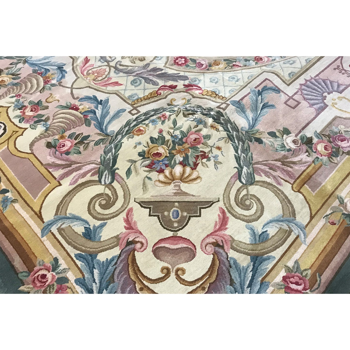 RENAISSANCE SAVONNERIE S-137 IVORY / GREEN 11'1" X 16'1"