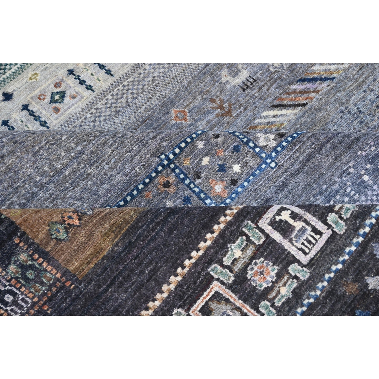 ARYANA GABEH BLACK / MULTI 7'9" X 9'7"