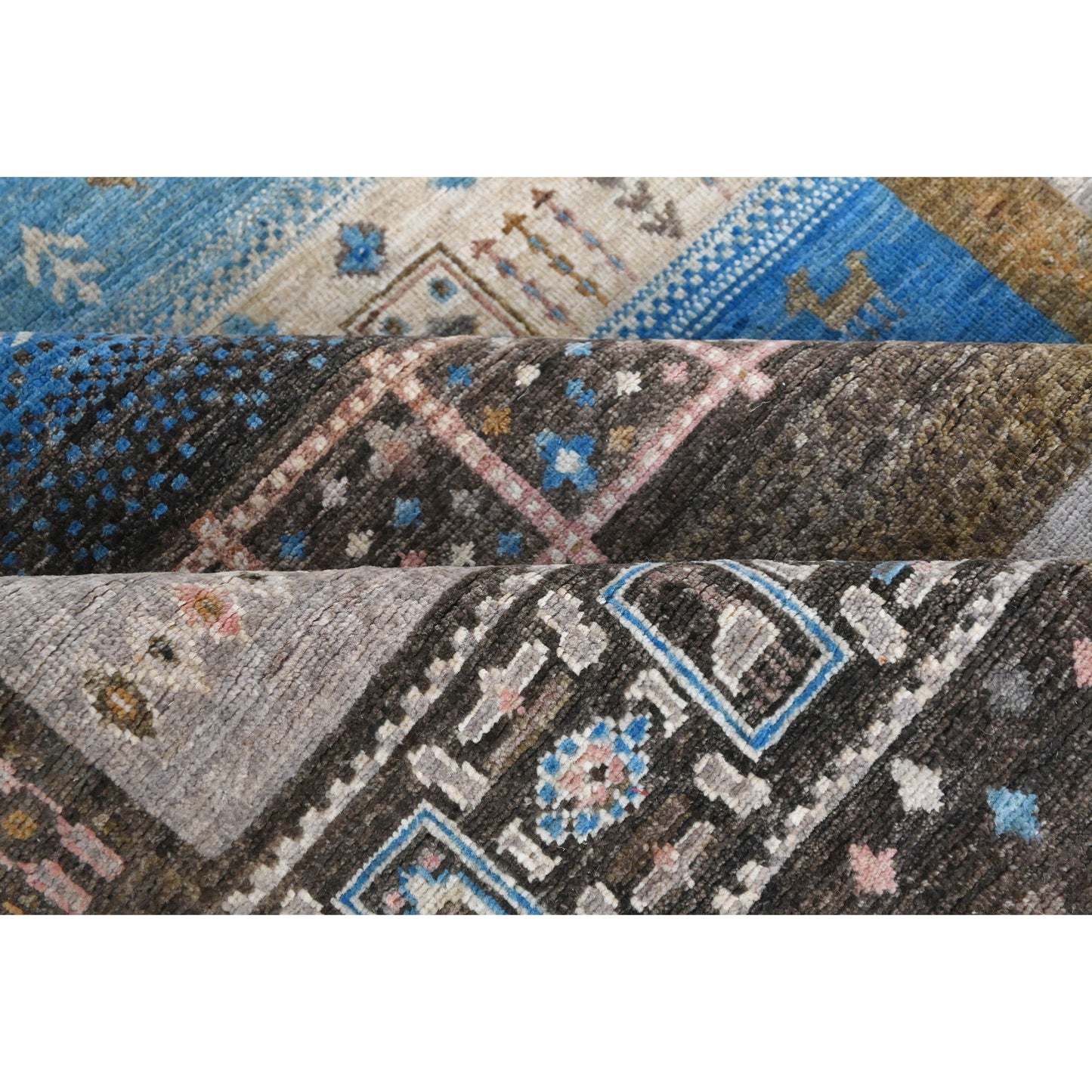 ARYANA GABEH LIGHT GREY / GOLD 4'11" X 6'8"