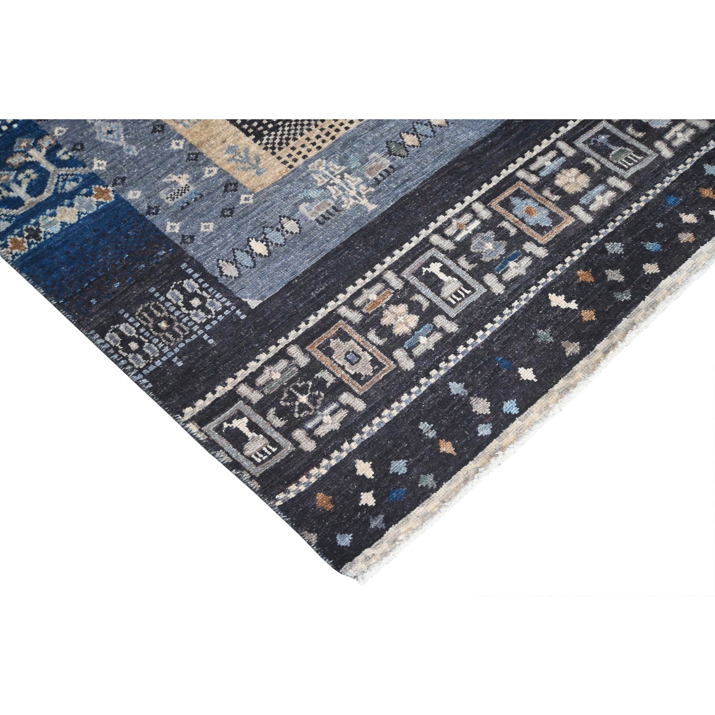 ARYANA GABEH BLACK 5'5" X 7'9"