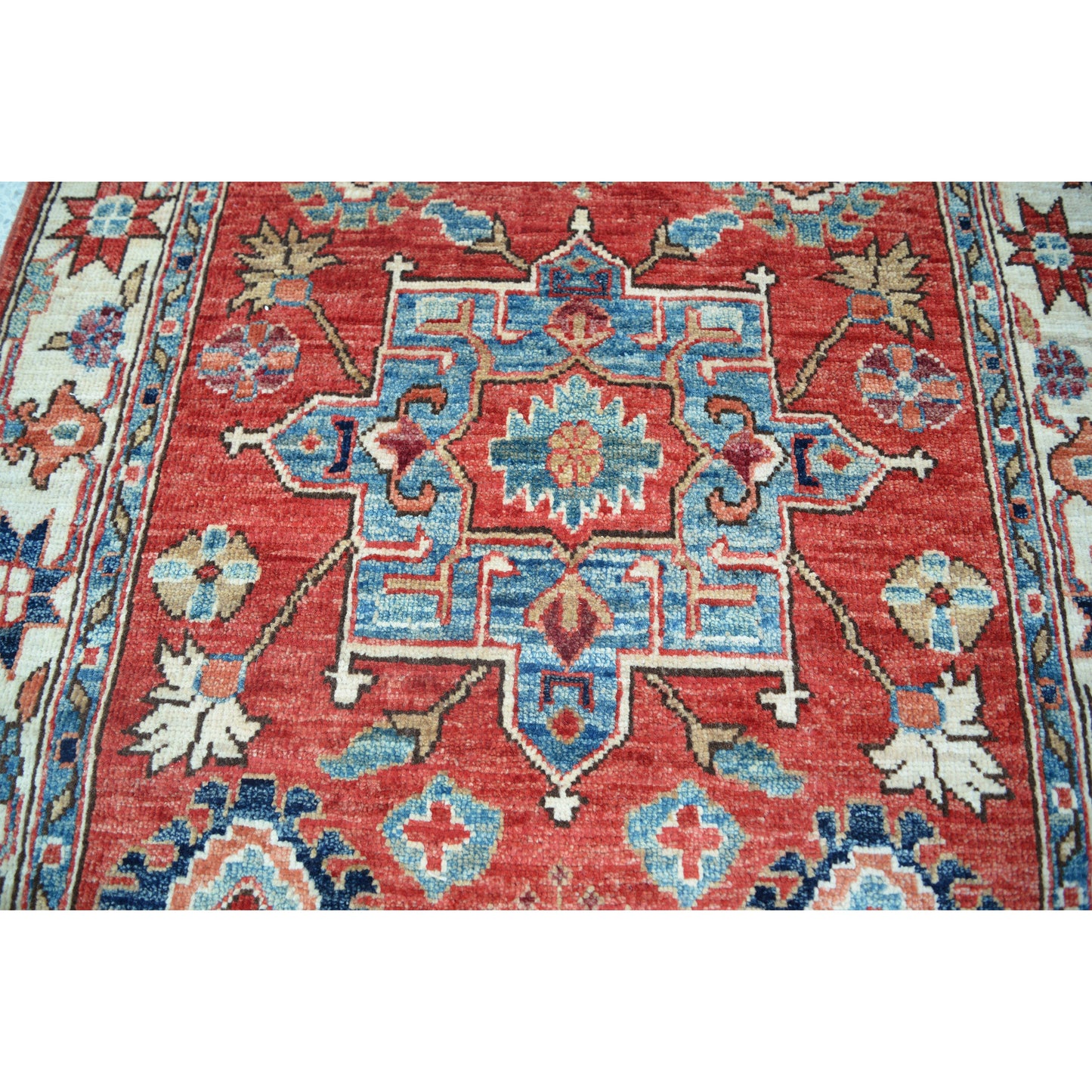 ARYANA ARYAN RUST / IVORY 2'7" X 26'8"