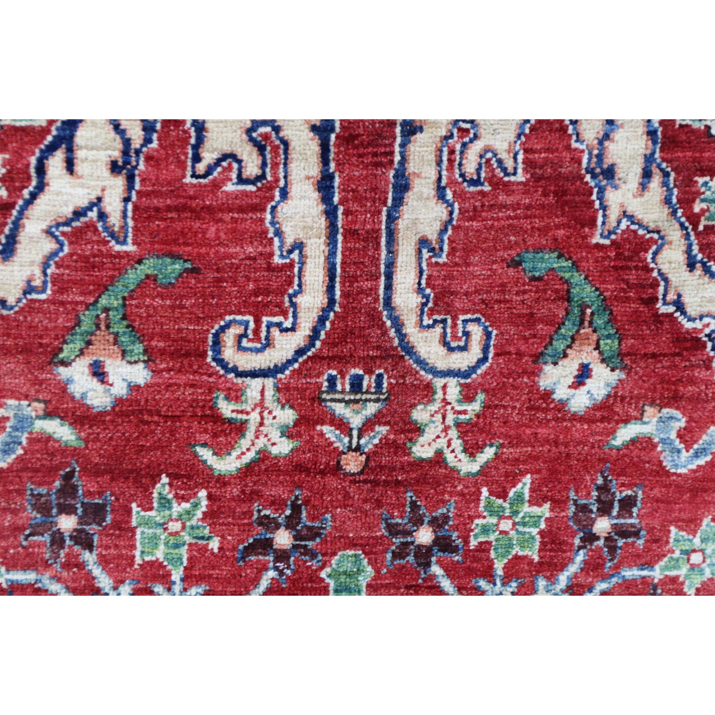 ARYANA BIJAR RED / IVORY  7'9" X 10'1"