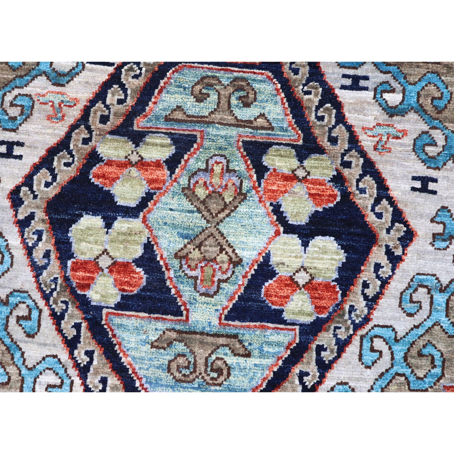 ARYANA ARYAN MULTI 3'10" X 13'10"