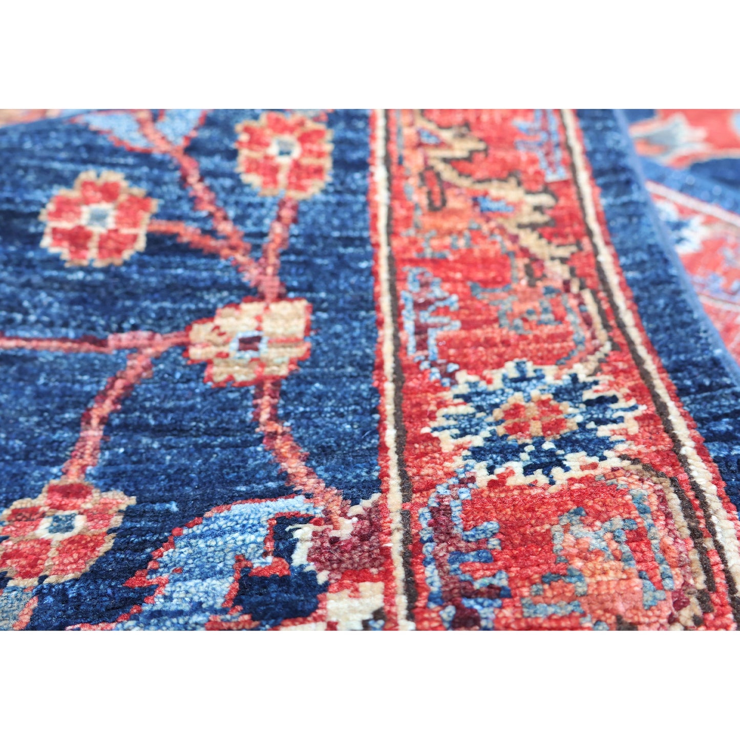 ARYANA ARYAN NAVY / RED 2'6" X 9'9"