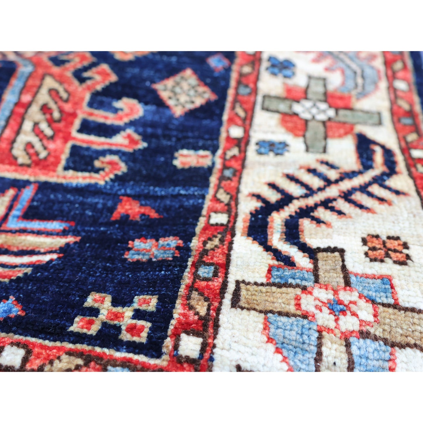 ARYANA ARYAN MULTI 2'8" X 11'5"