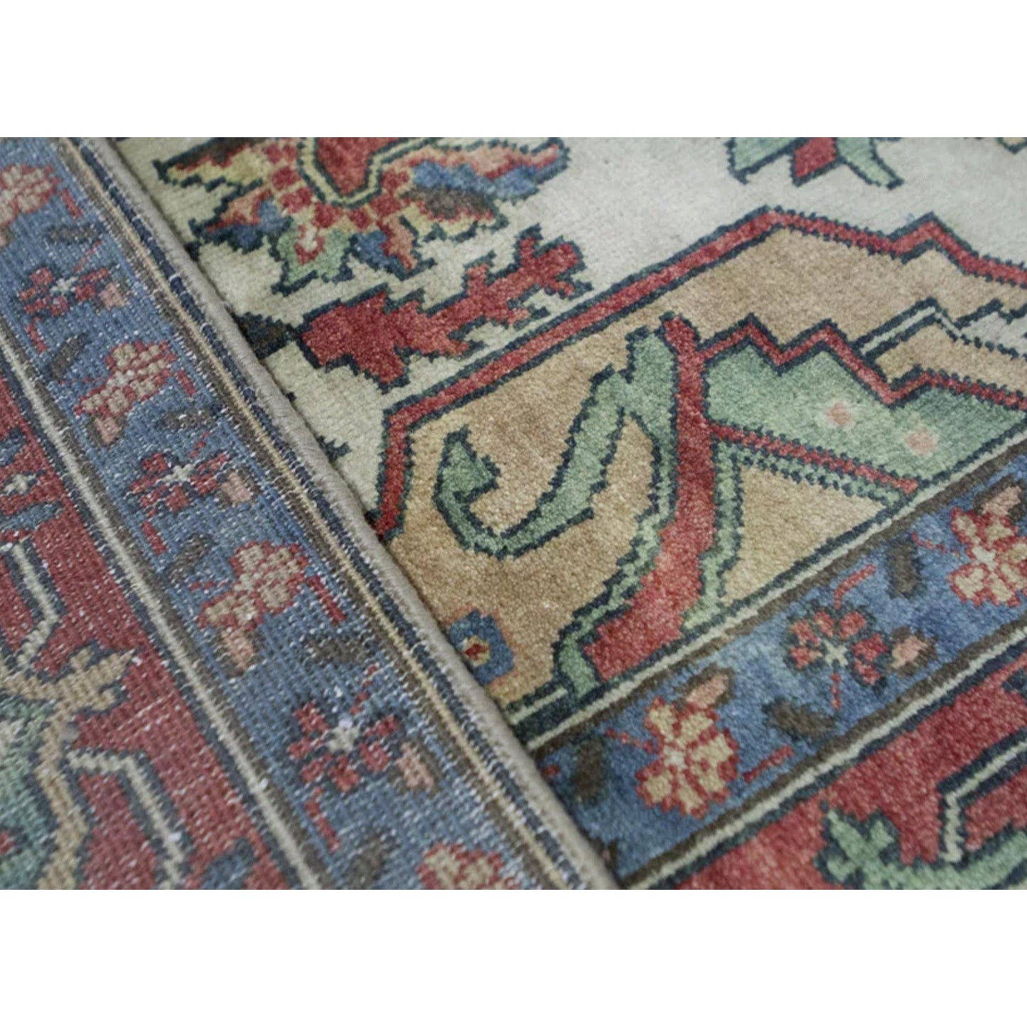ANTIQUE SERAPI HE10P IVORY / RED