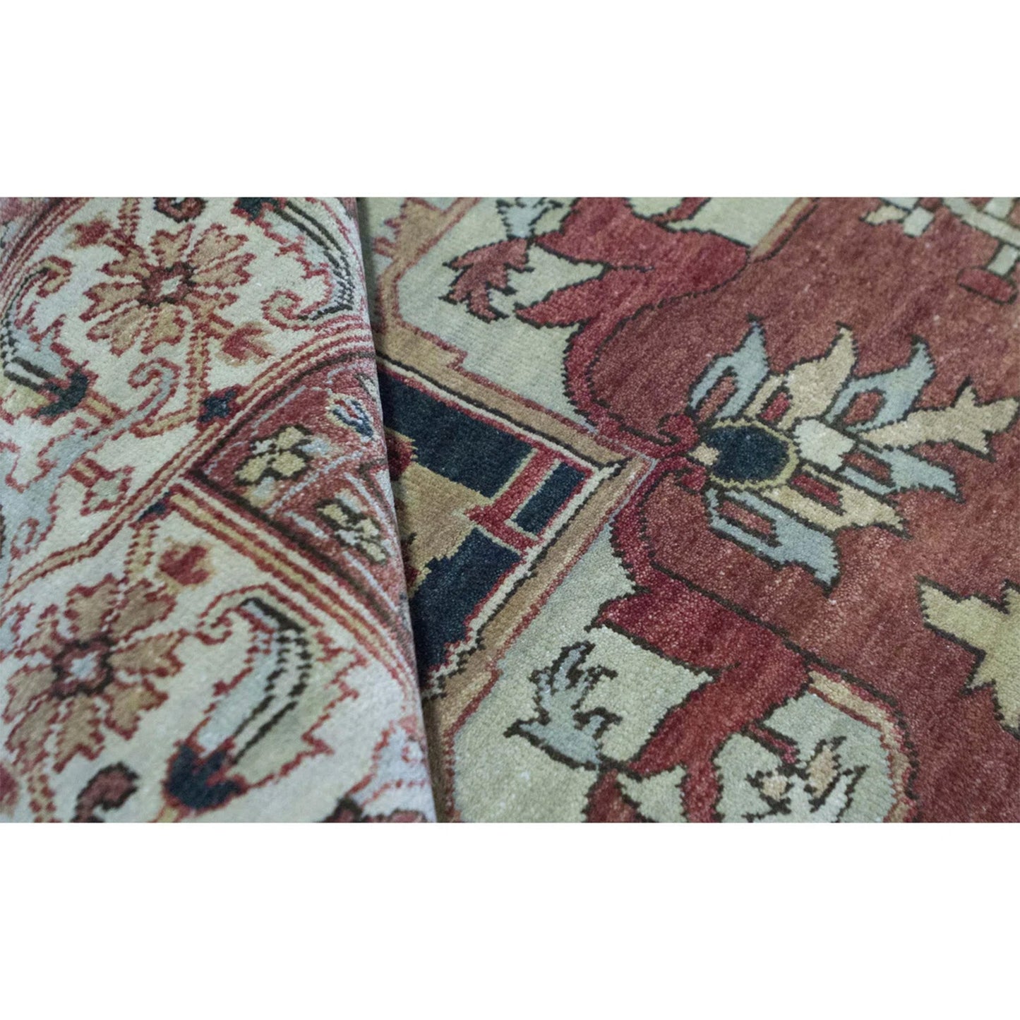 ANTIQUE SERAPI P2SER RED / IVORY