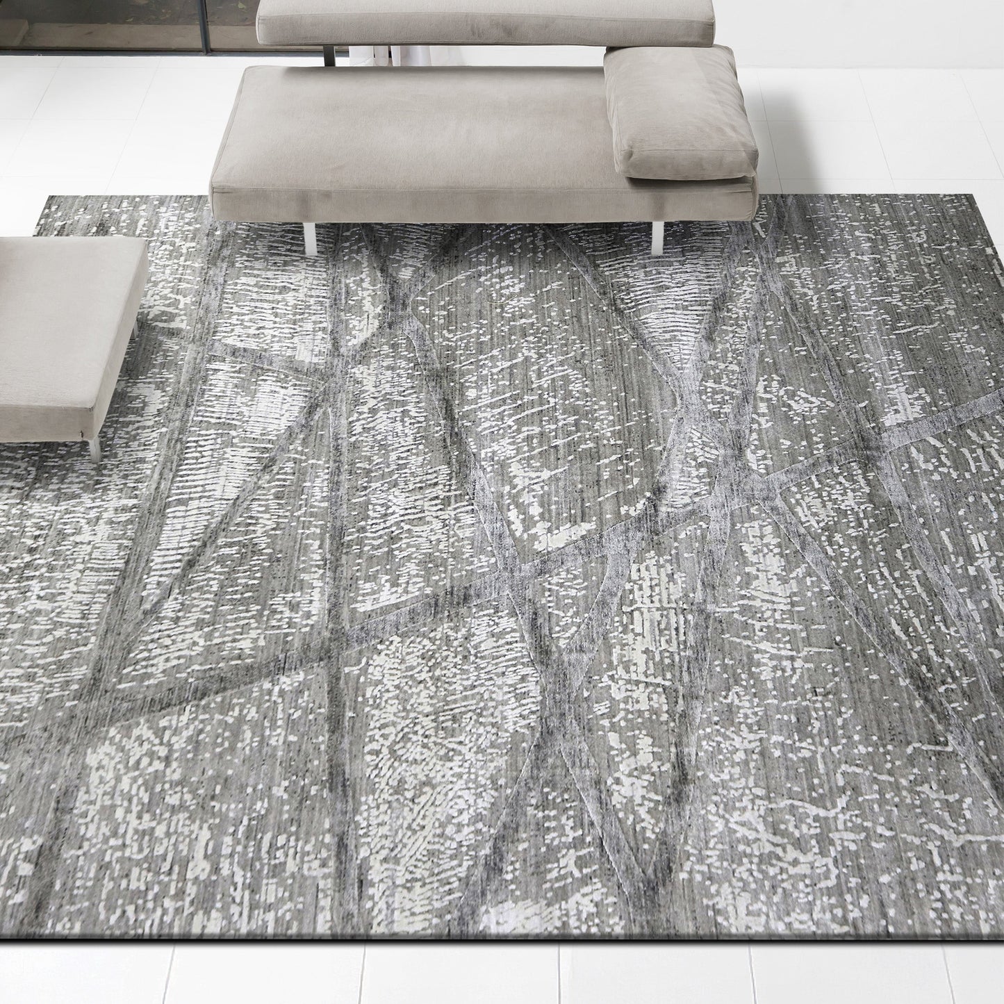 HANDLOOMED JACQUARD RK134 IVORY / CHARCOAL