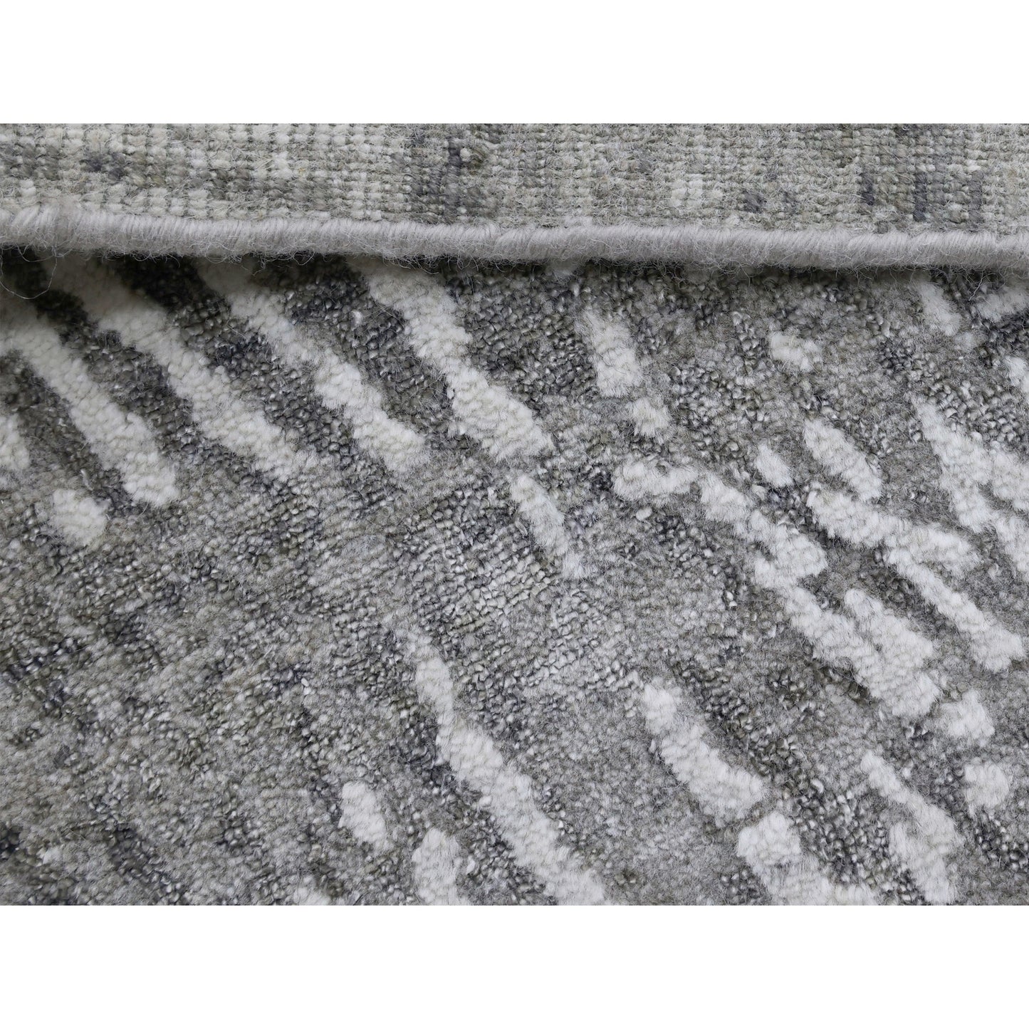 HANDLOOMED JACQUARD RK134 IVORY / CHARCOAL